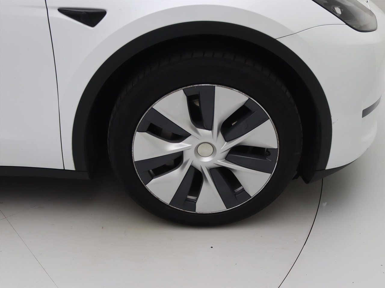 Tesla Model Y Standard RWD Plus 92.4% SoH [ TREKHAAK+LFP ACCU+AUTOPILOT+19 INCH+PREMIUM AUDIO ] 10