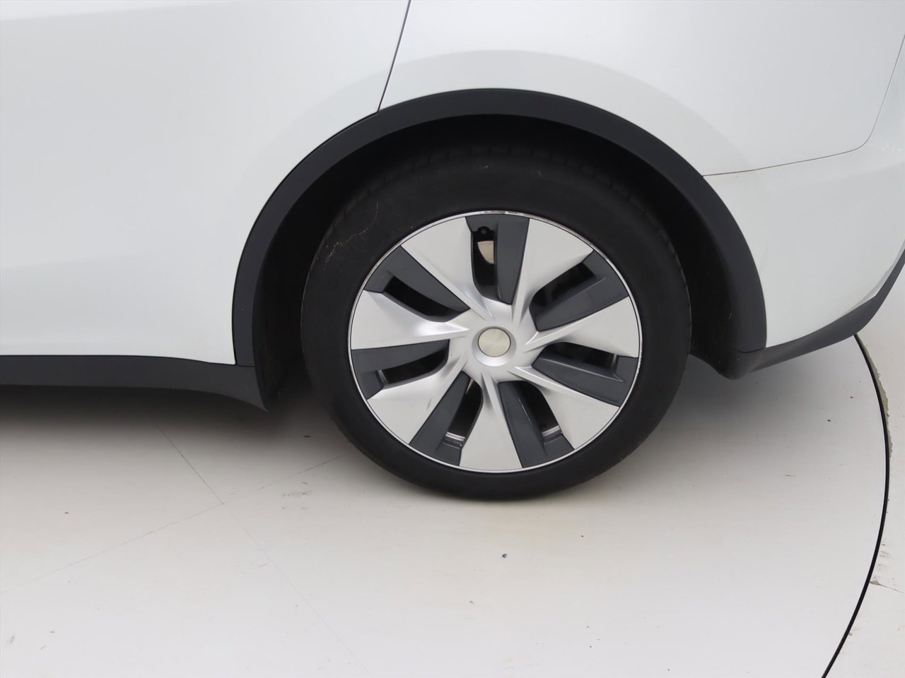 Tesla Model Y Standard RWD Plus 92.4% SoH [ TREKHAAK+LFP ACCU+AUTOPILOT+19 INCH+PREMIUM AUDIO ] 12