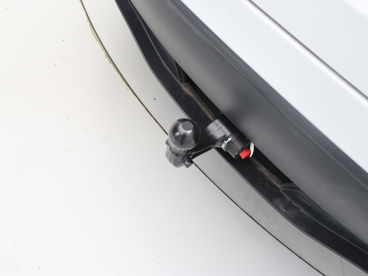 Tesla Model Y Standard RWD Plus 351pk 92.7% SoH [ TREKHAAK+LFP ACCU+AUTOPILOT+20 INCH+PREMIUM AUDIO ] 24