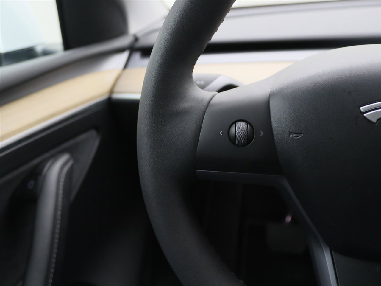 Tesla Model Y Standard RWD Plus 351pk 92.7% SoH [ TREKHAAK+LFP ACCU+AUTOPILOT+20 INCH+PREMIUM AUDIO ] 20