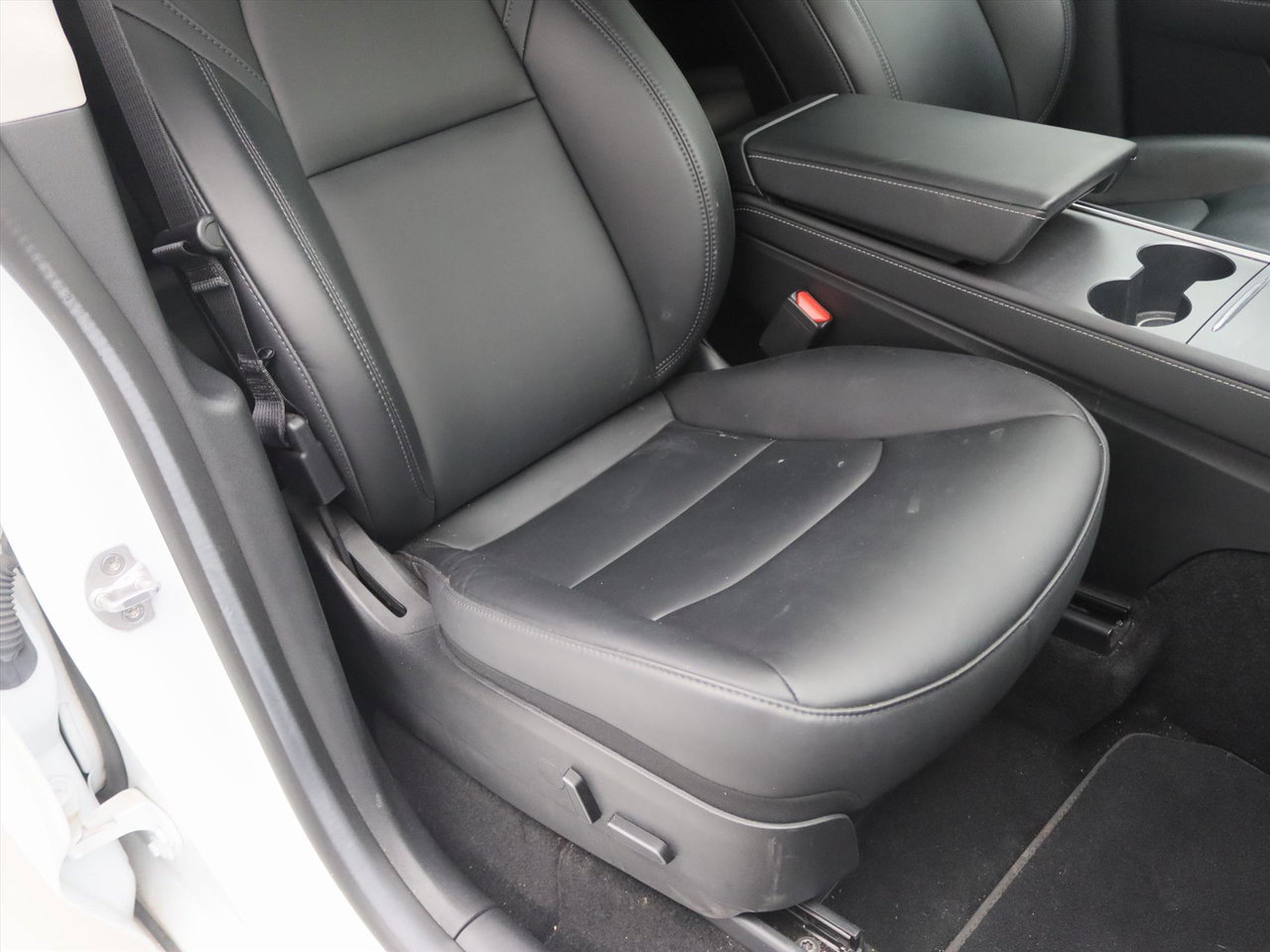 Tesla Model Y Standard RWD Plus 351pk 92.7% SoH [ TREKHAAK+LFP ACCU+AUTOPILOT+20 INCH+PREMIUM AUDIO ] 16