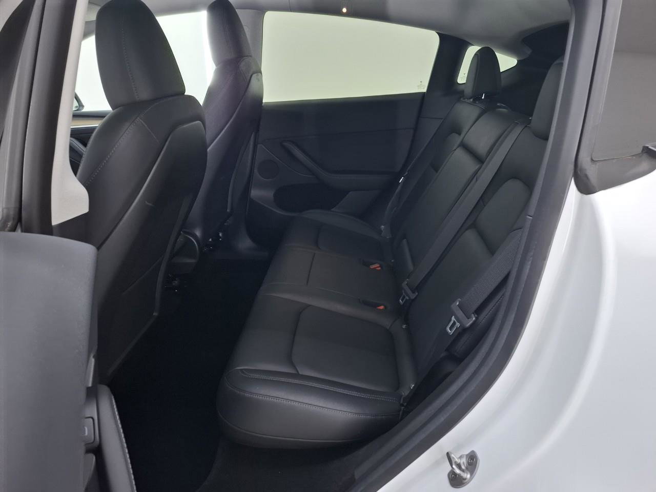 Tesla Model Y Long Range AWD 75kWh 351pk 92.1% [ AMD RYZEN+AUTOPILOT+20 INCH+PREMIUM AUDIO ] 9
