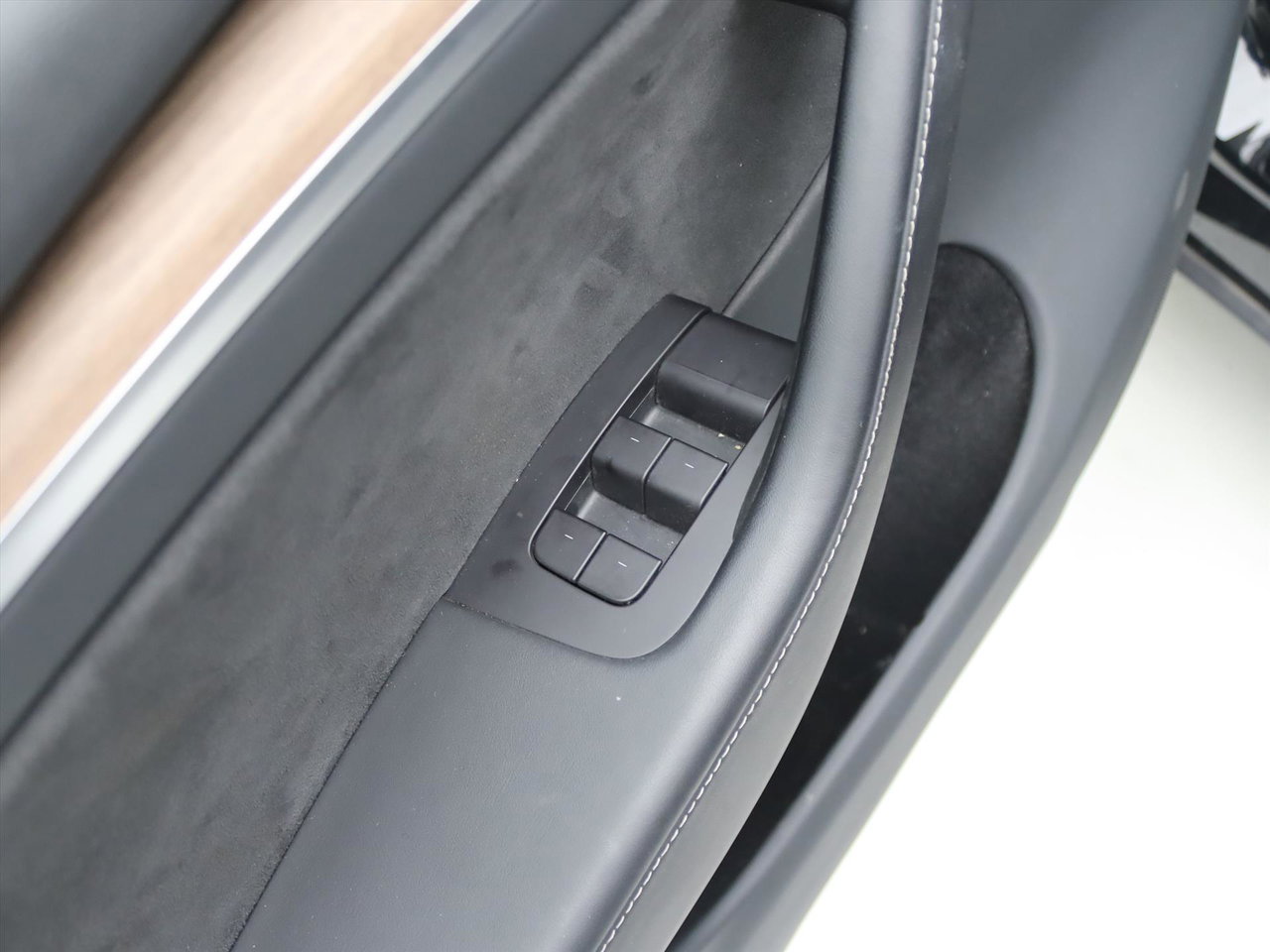 Tesla Model Y Long Range AWD 351pk 96.4% SoH [ HW4+TREKHAAK+20 INCH+AMD RYZEN ] 30