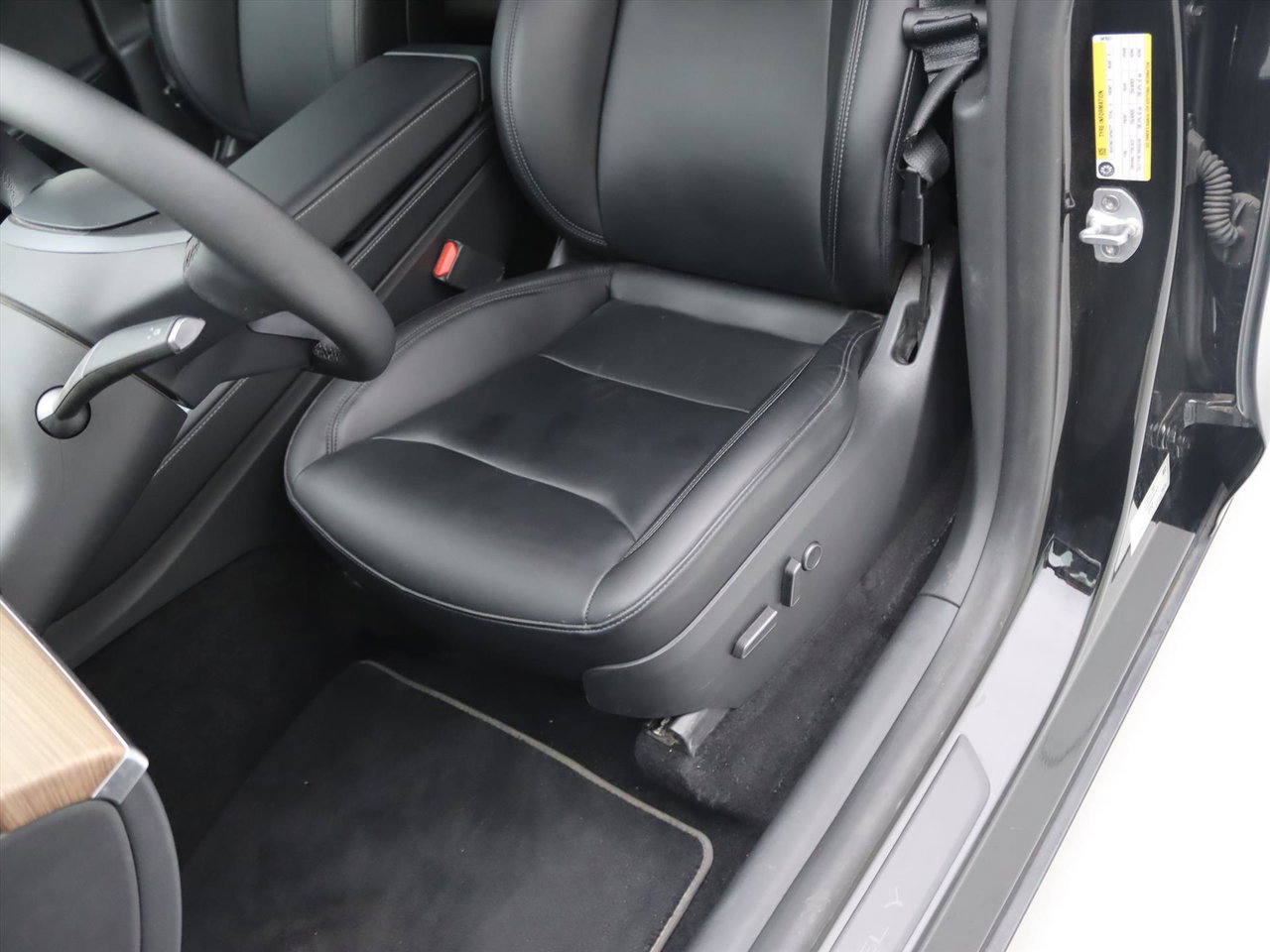 Tesla Model Y Long Range AWD 351pk 96.4% SoH [ HW4+TREKHAAK+20 INCH+AMD RYZEN ] 17