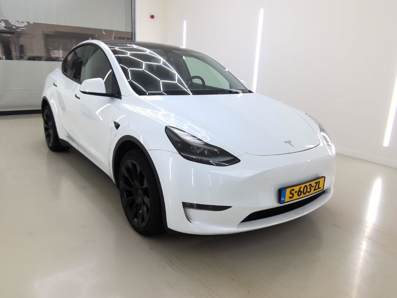 Tesla Model Y Long Range AWD 75kWh 351pk 94.8% SoH [ AMD RYZEN+AUTOPILOT+20 INCH+PREMIUM AUDIO ] 6