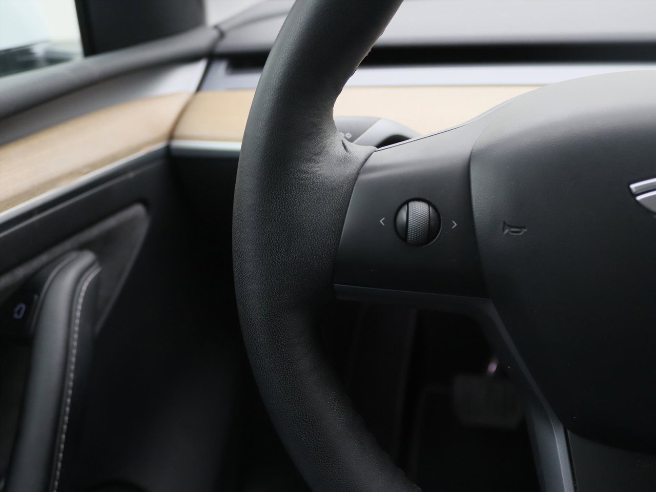Tesla Model Y Long Range AWD 75kWh 351pk [ AMD RYZEN+AUTOPILOT+19 INCH+PREMIUM AUDIO ] 27