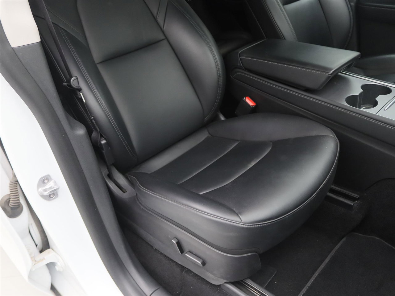 Tesla Model Y Long Range AWD 75kWh 351pk [ AMD RYZEN+AUTOPILOT+19 INCH+PREMIUM AUDIO ] 19