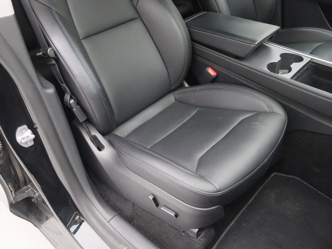 Tesla Model Y Long Range AWD 75kWh 351pk 92,7% SoH [ TREKHAAK+AMD RYZEN+ENHANCED AUTOPILOT+19 INCH+PREMIUM AUDIO ] 18