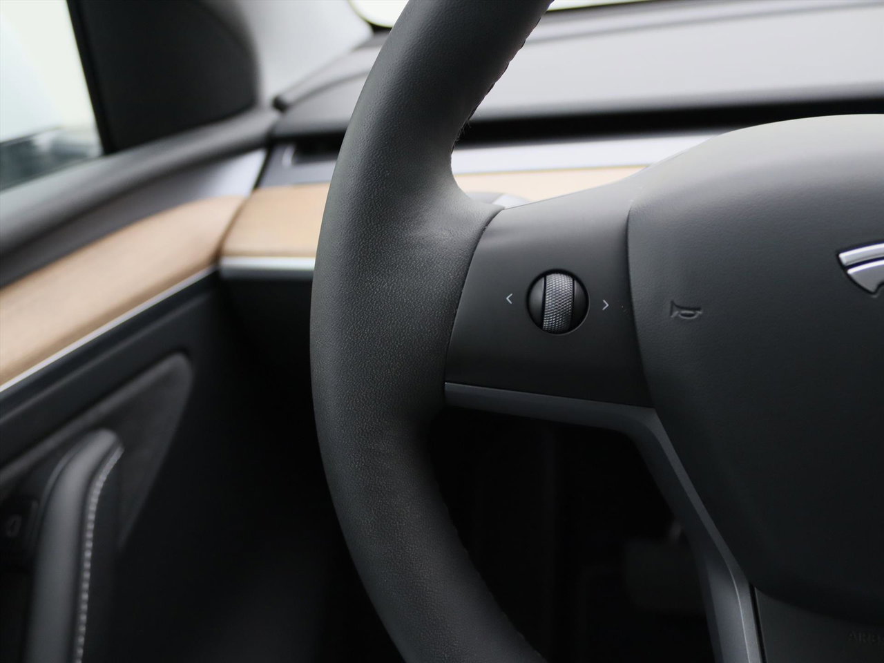 Tesla Model Y Long Range AWD 75kWh 351pk 94.3% SoH [ AMD RYZEN+AUTOPILOT+19 INCH+PREMIUM AUDIO ] 26