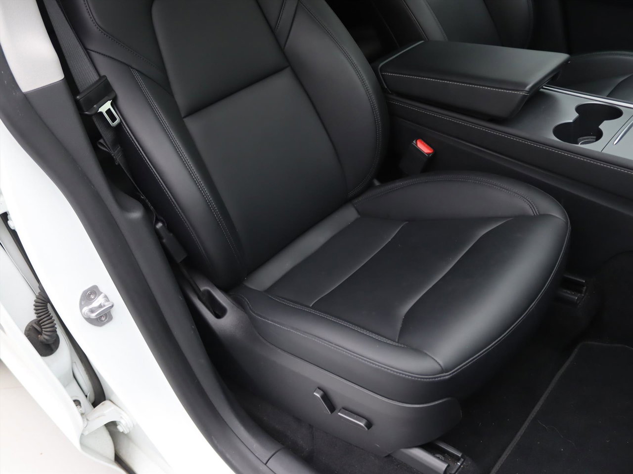 Tesla Model Y Long Range AWD 75kWh 351pk 94.3% SoH [ AMD RYZEN+AUTOPILOT+19 INCH+PREMIUM AUDIO ] 20
