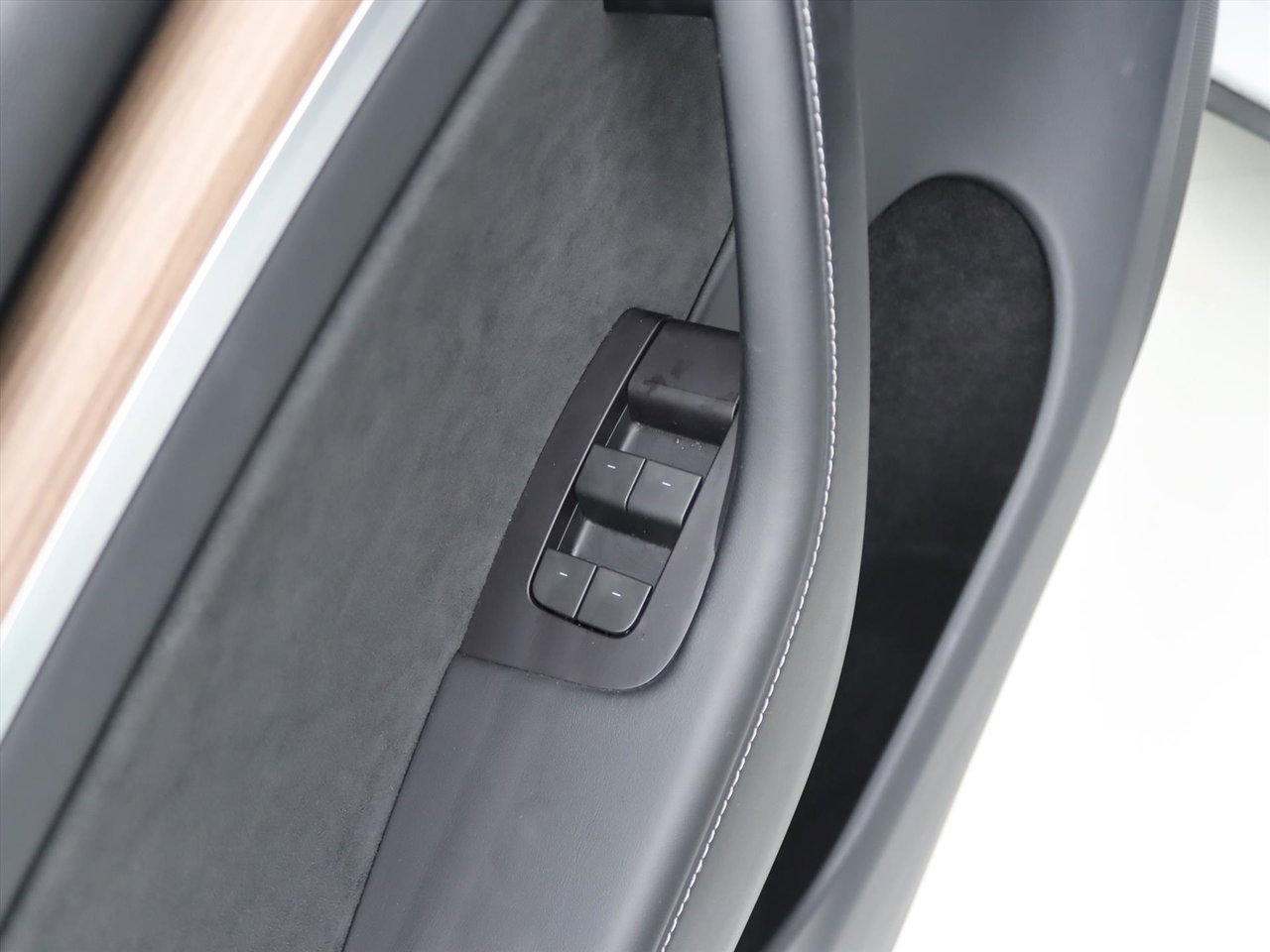 Tesla Model Y Long Range AWD 75kWh 351pk 94,5% SoH [ TREKHAAK+AMD RYZEN+AUTOPILOT+19 INCH+PREMIUM AUDIO ] 23
