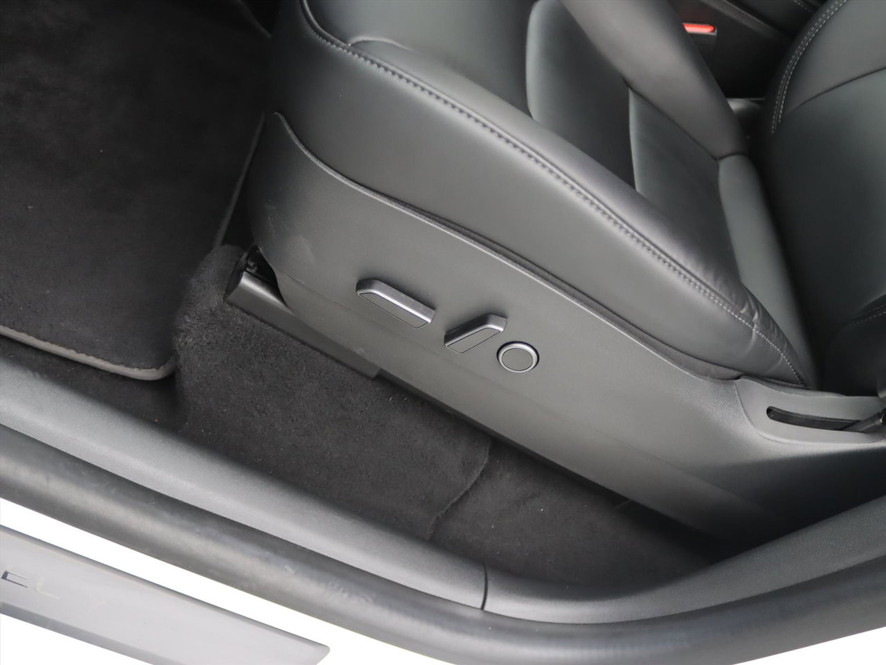Tesla Model Y Long Range AWD 75kWh 351pk 93,5% SoH [ TREKHAAK+AMD RYZEN+AUTOPILOT+19 INCH+PREMIUM AUDIO ] 26