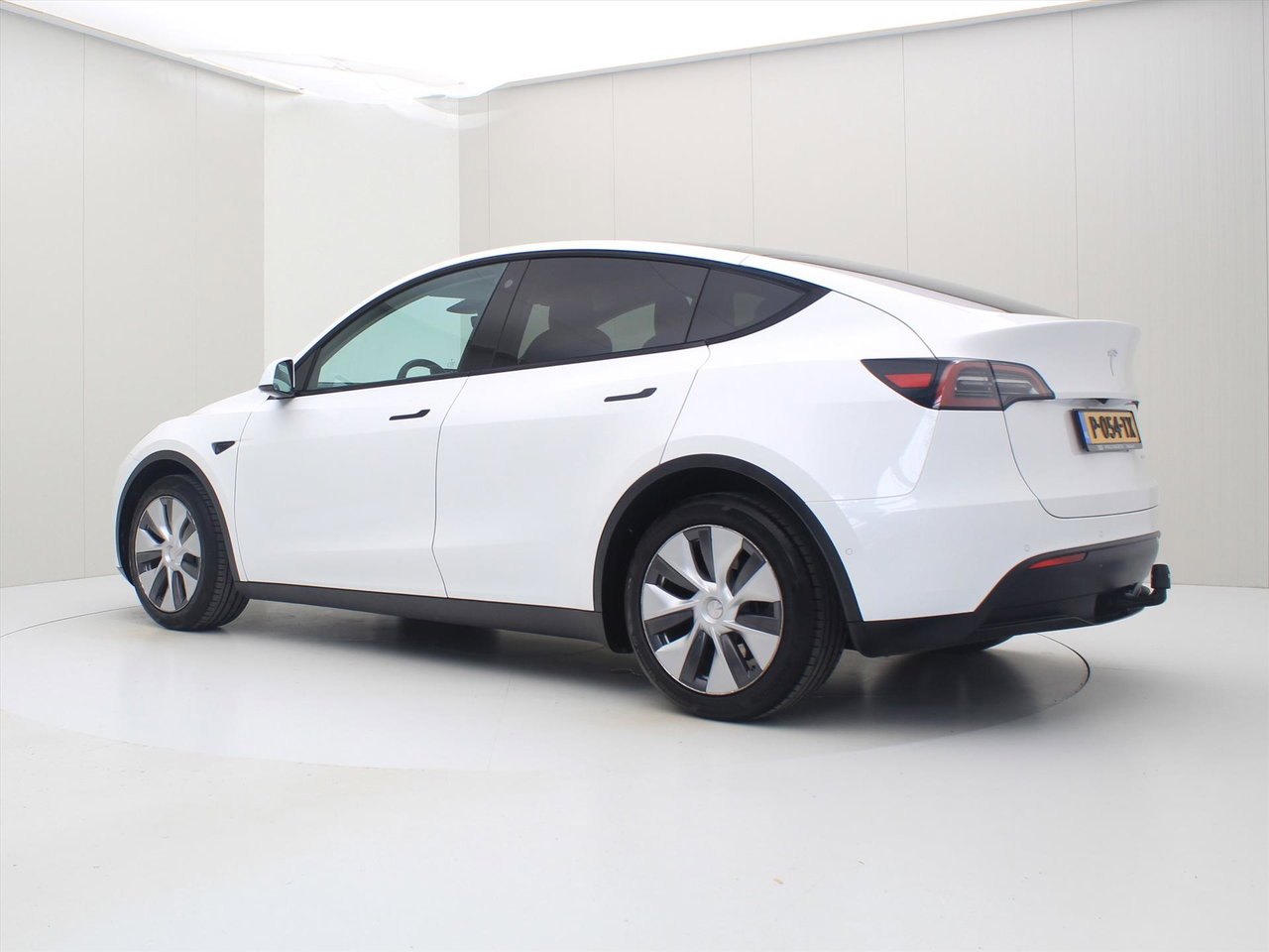 Tesla Model Y Long Range AWD 75kWh 351pk 93,5% SoH [ TREKHAAK+AMD RYZEN+AUTOPILOT+19 INCH+PREMIUM AUDIO ] 4