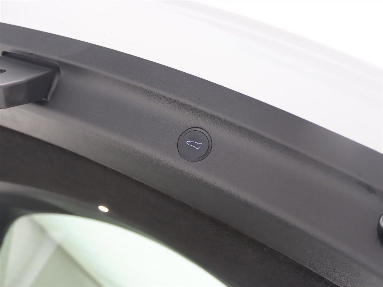 Tesla Model Y Long Range AWD 75kWh 351pk 93,5% SoH [ TREKHAAK+AMD RYZEN+AUTOPILOT+19 INCH+PREMIUM AUDIO ] 12