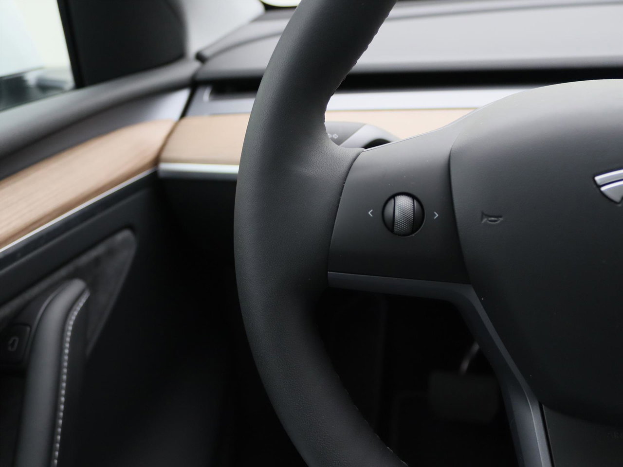 Tesla Model Y Long Range AWD 75kWh 351pk 99.1% SoH [ AMD RYZEN+AUTOPILOT+20 INCH+PREMIUM AUDIO ] 20