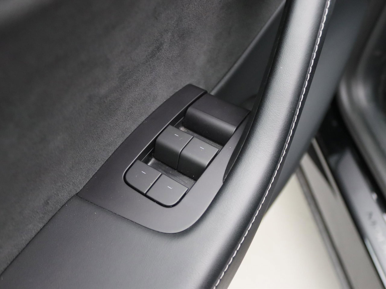 Tesla Model Y Long Range AWD 75kWh 351pk 94.7% SoH [ COCKPIT+AMD RYZEN+AUTOPILOT+19 INCH+PREMIUM AUDIO ] 20