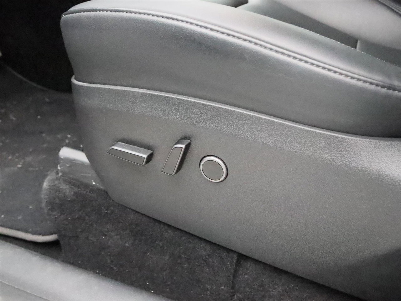 Tesla Model Y Long Range AWD 75kWh 351pk 95.1% SoH [ AMD RYZEN+AUTOPILOT+19 INCH+PREMIUM AUDIO ] 19