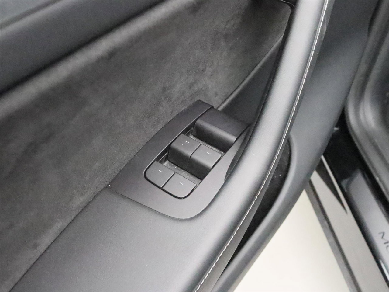Tesla Model Y Long Range AWD 75kWh 351pk 95.1% SoH [ AMD RYZEN+AUTOPILOT+19 INCH+PREMIUM AUDIO ] 20