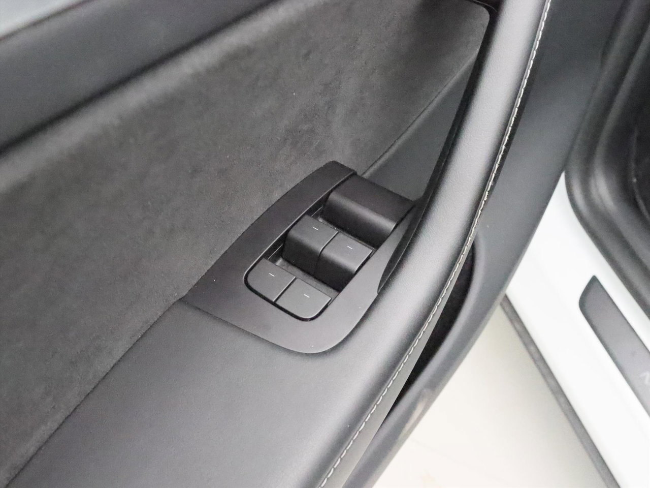 Tesla Model Y Long Range AWD 75kWh 351pk 94.2% SoH [ AMD RYZEN+AUTOPILOT+19 INCH+PREMIUM AUDIO ] 20
