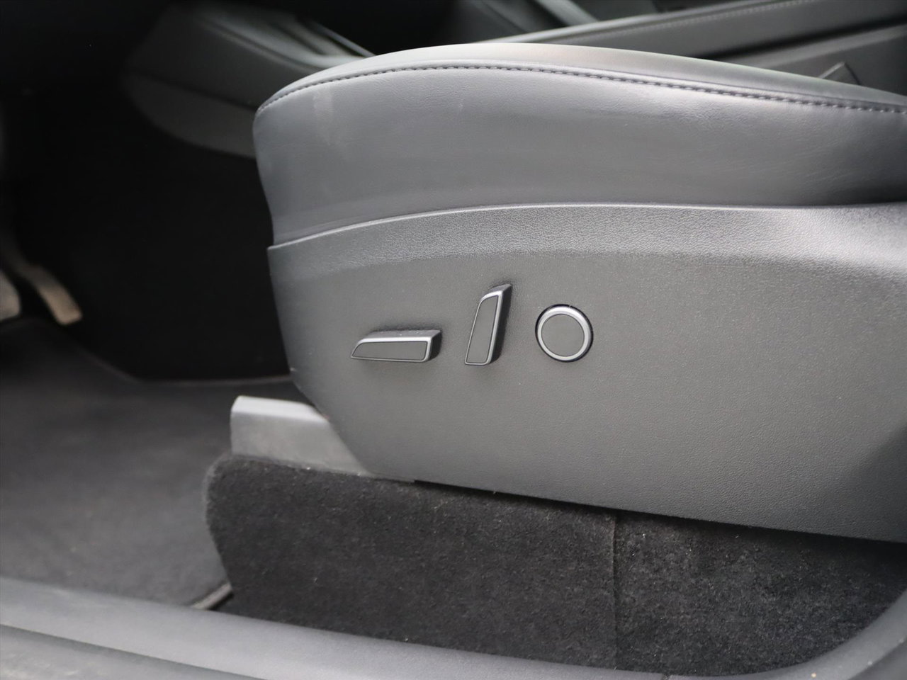 Tesla Model Y Long Range AWD 75kWh 351pk 93.8% SoH [ AMD RYZEN+AUTOPILOT+19 INCH+PREMIUM AUDIO ] 25