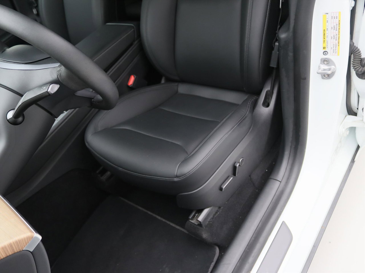 Tesla Model Y Long Range AWD 75kWh 351pk 92% SoH [ TREKHAAK+AMD RYZEN+AUTOPILOT+19 INCH+PREMIUM AUDIO ] 26