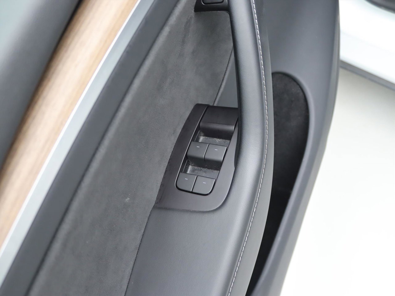 Tesla Model Y Long Range AWD 75kWh 351pk 92% SoH [ TREKHAAK+AMD RYZEN+AUTOPILOT+19 INCH+PREMIUM AUDIO ] 25