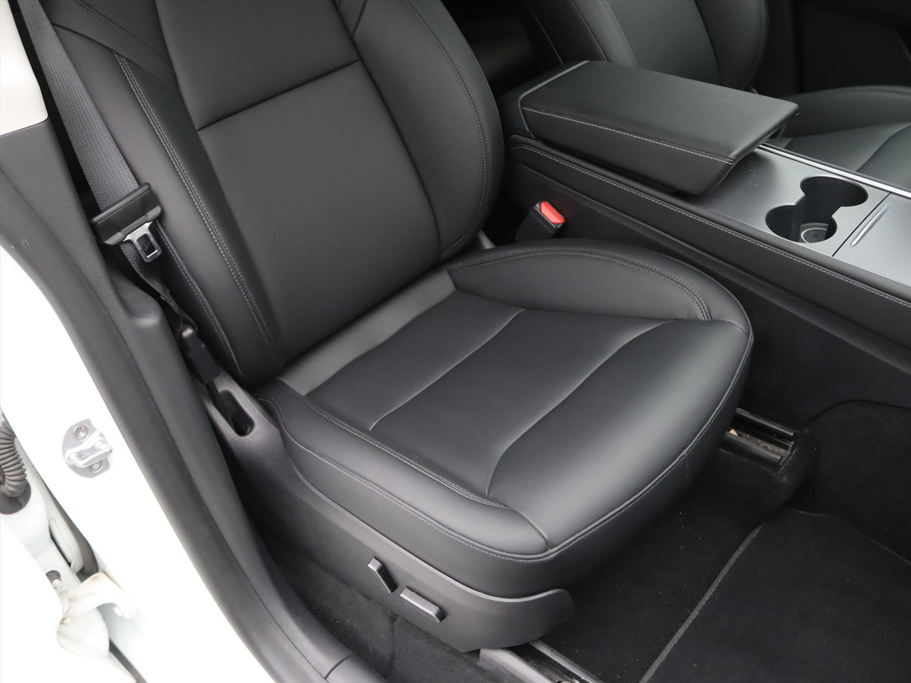 Tesla Model Y Long Range AWD 75kWh 351pk 92% SoH [ TREKHAAK+AMD RYZEN+AUTOPILOT+19 INCH+PREMIUM AUDIO ] 21