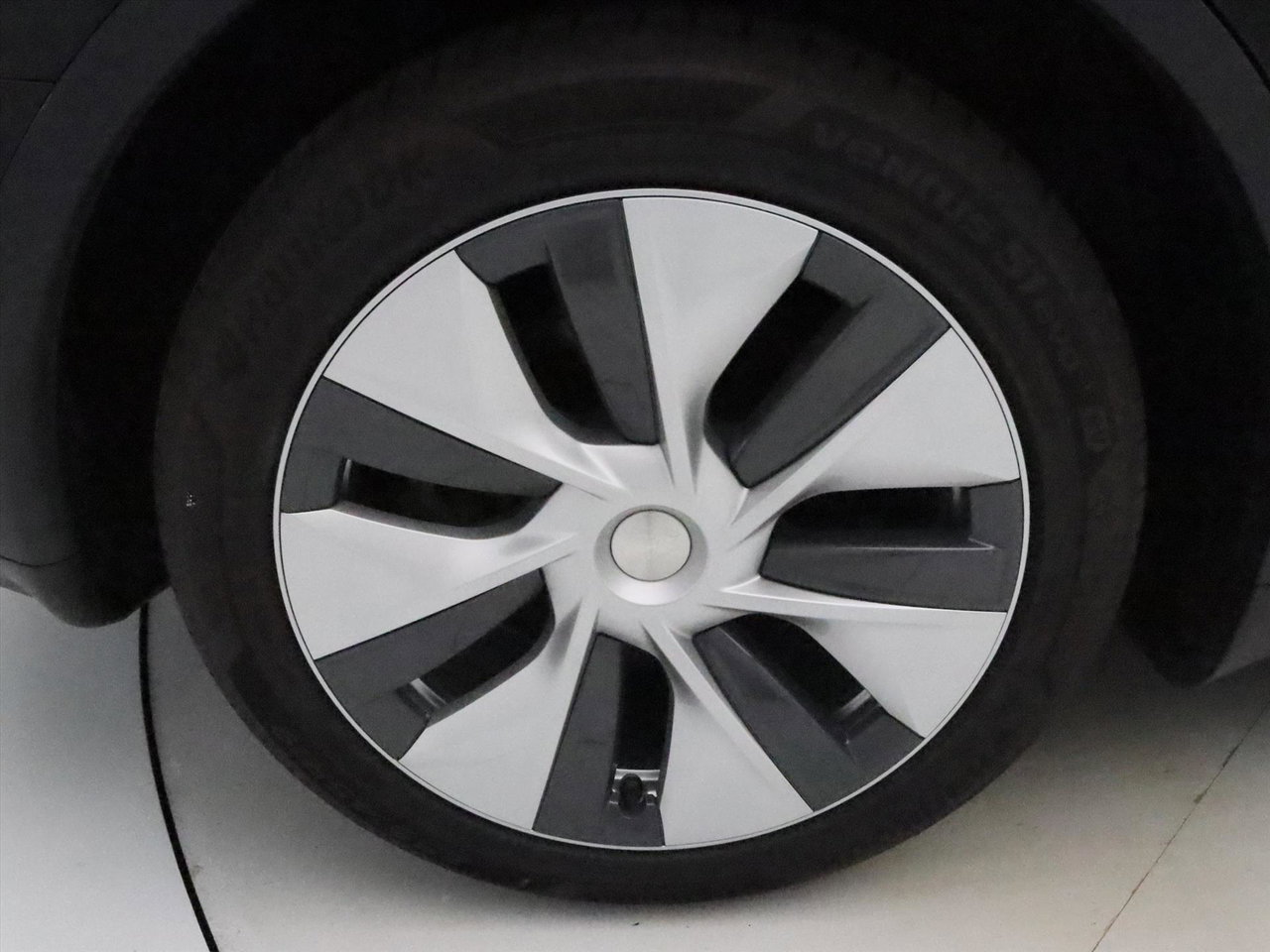 Tesla Model Y Standard RWD Plus 299pk 95.1% SoH [ AMD RYZEN+LFP+AUTOPILOT+19 INCH+PREMIUM AUDIO ] 14