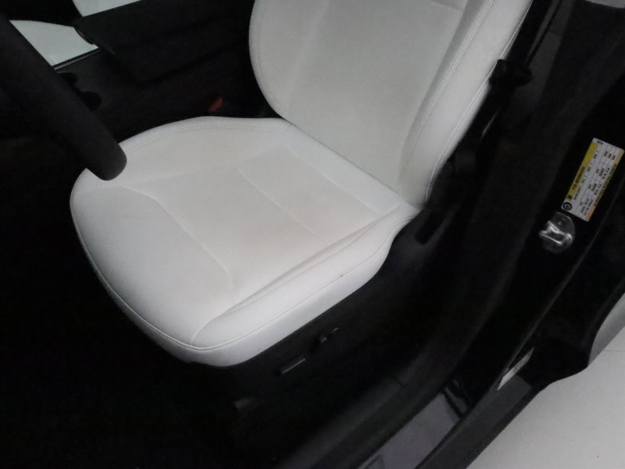 Tesla Model Y Long Range AWD 75kWh 351pk 92.9% SoH [ WIT LEDER+TREKHAAK+AMD RYZEN+AUTOPILOT+19 INCH ] 19