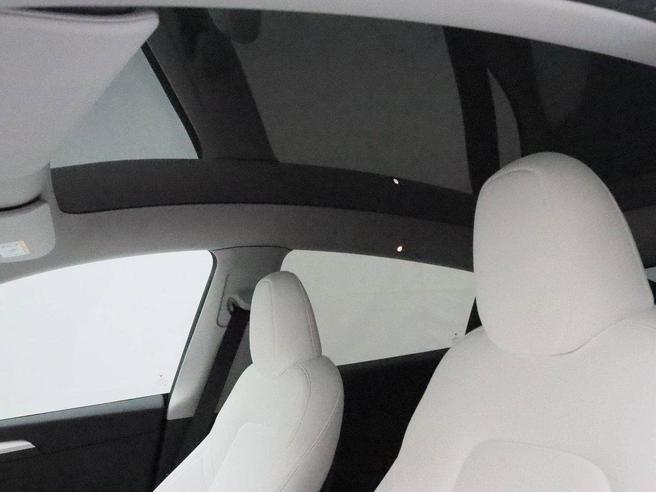 Tesla Model Y Long Range AWD 75kWh 351pk 92.9% SoH [ WIT LEDER+TREKHAAK+AMD RYZEN+AUTOPILOT+19 INCH ] 22