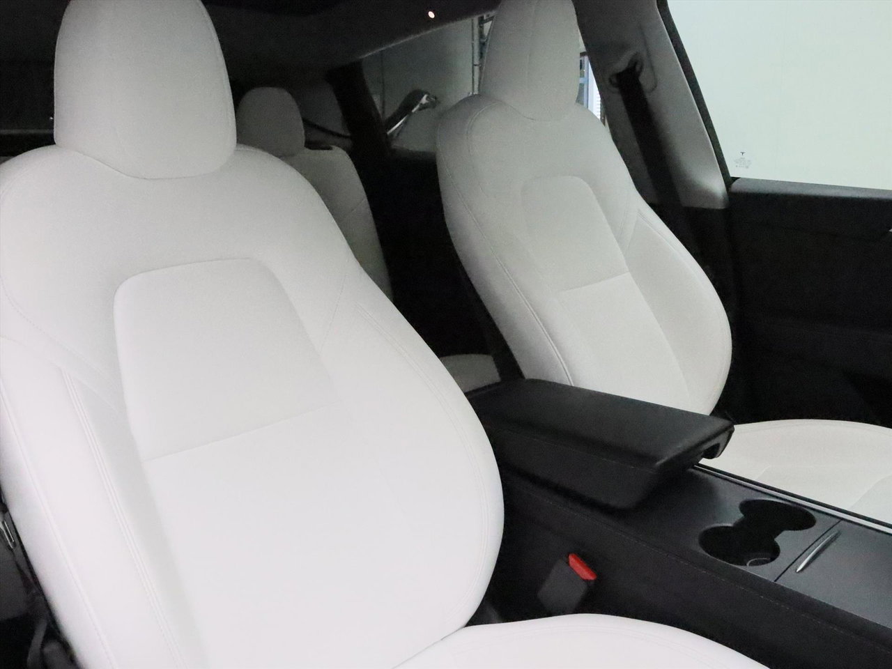 Tesla Model Y Long Range AWD 75kWh 351pk 92.9% SoH [ WIT LEDER+TREKHAAK+AMD RYZEN+AUTOPILOT+19 INCH ] 12