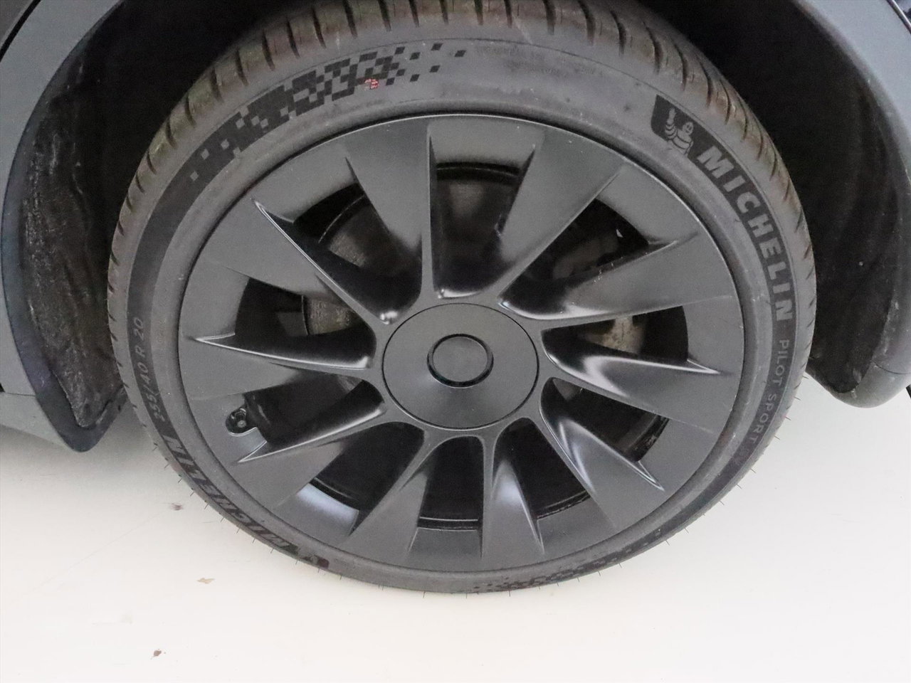 Tesla Model Y Long Range AWD 75kWh 351pk 92.9% SoH [ WIT LEDER+TREKHAAK+AMD RYZEN+AUTOPILOT+19 INCH ] 18