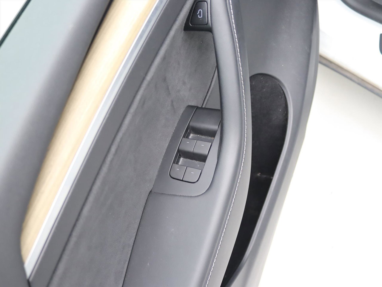 Tesla Model Y Standard RWD Plus 299pk 93.8% SoH [ AMD RYZEN+AUTOPILOT+19 INCH+PREMIUM AUDIO ] 24