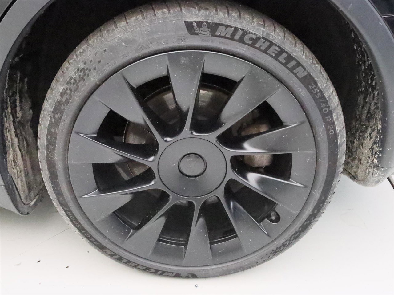 Tesla Model Y Long Range AWD 75kWh 351pk 93% SoH [ AMD RYZEN+AUTOPILOT+20 INCH+PREMIUM AUDIO ] 19