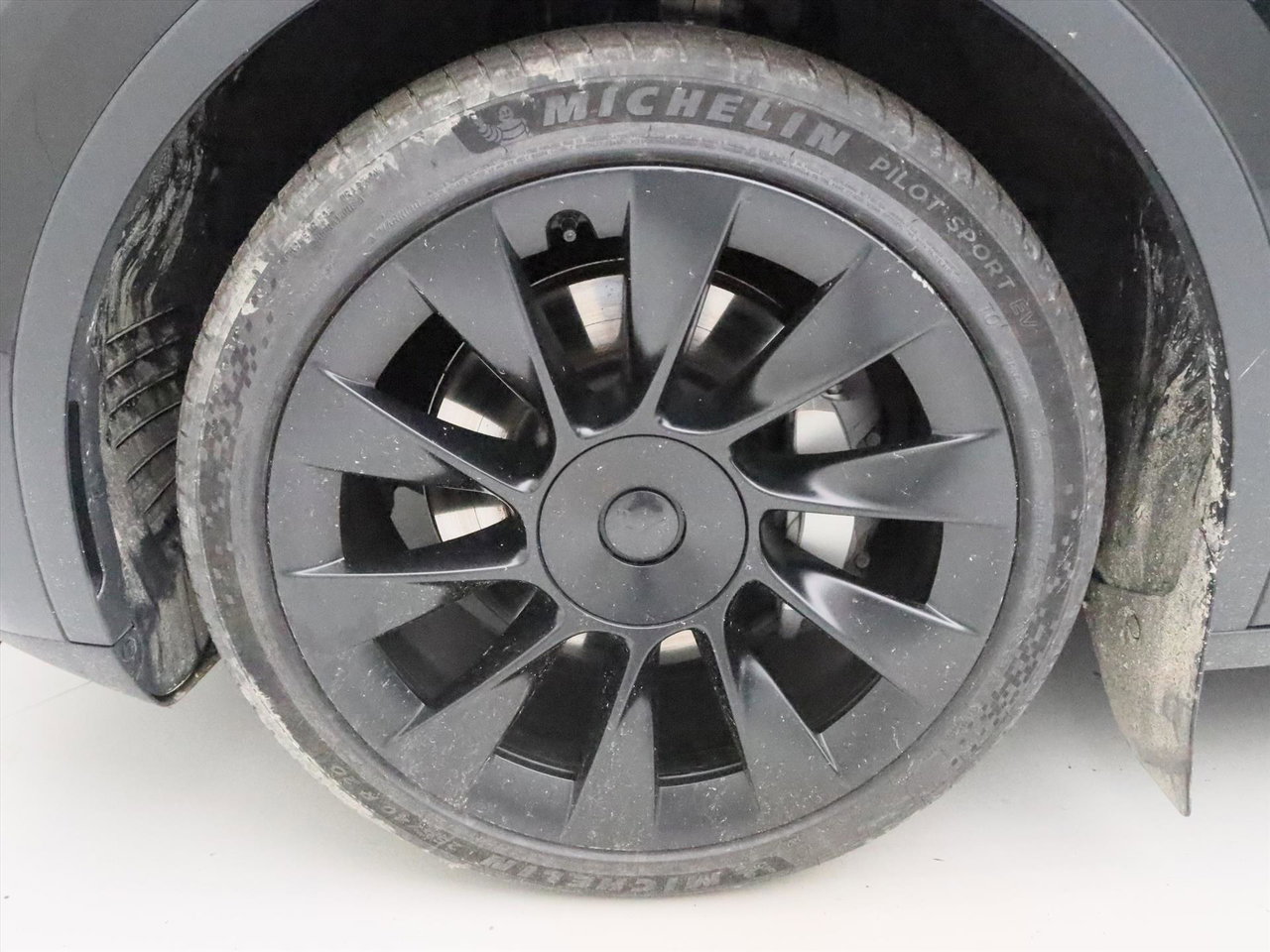 Tesla Model Y Long Range AWD 75kWh 351pk 93% SoH [ AMD RYZEN+AUTOPILOT+20 INCH+PREMIUM AUDIO ] 18