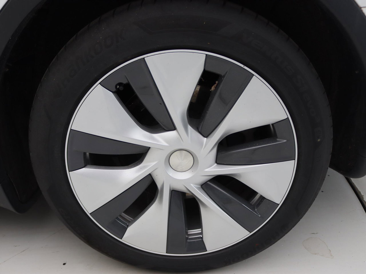 Tesla Model Y Standard RWD Plus 95.2% SoH [ AMD RYZEN+AUTOPILOT+19 INCH+PREMIUM AUDIO ] 18