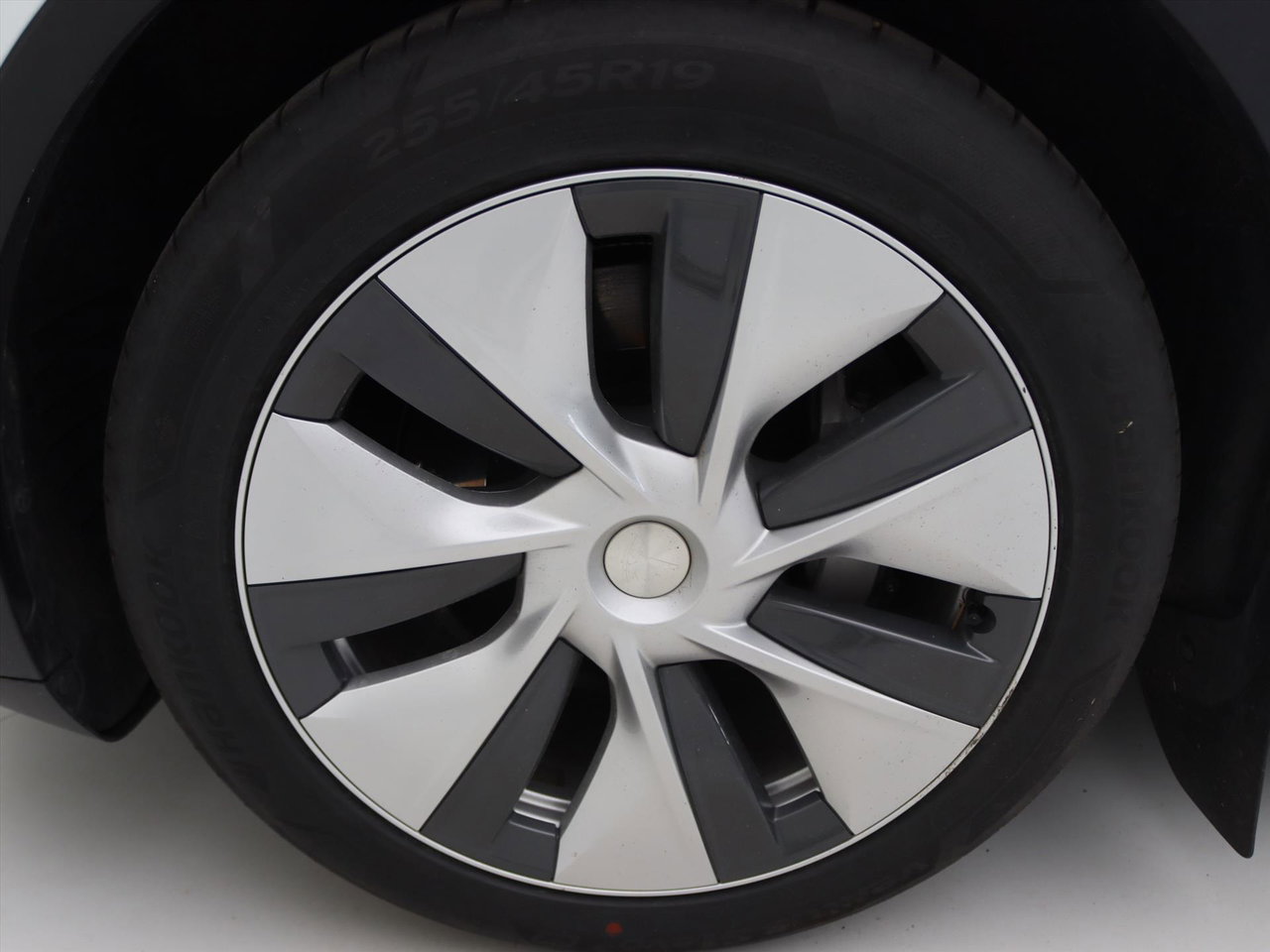 Tesla Model Y Standard RWD Plus 95.2% SoH [ AMD RYZEN+AUTOPILOT+19 INCH+PREMIUM AUDIO ] 17