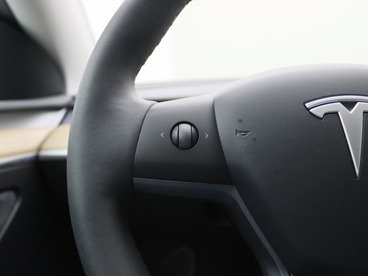 Tesla Model Y Standard RWD Plus 95.2% SoH [ AMD RYZEN+AUTOPILOT+19 INCH+PREMIUM AUDIO ] 24