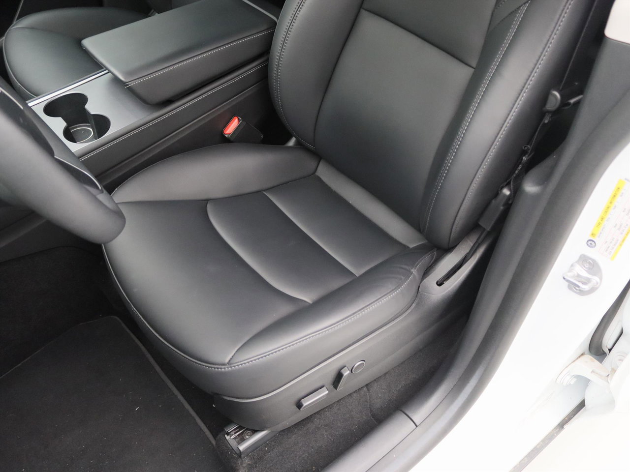 Tesla Model Y Standard RWD Plus 95.2% SoH [ AMD RYZEN+AUTOPILOT+19 INCH+PREMIUM AUDIO ] 19