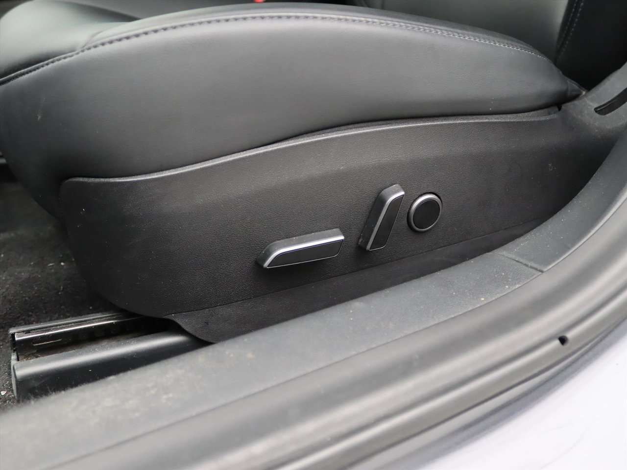 Tesla Model 3 Long-Range AWD 351pk 75 kWh FACELIFT [ WARMTEPOMP+AUTOPILOT+PREMIUM AUDIO ] 18
