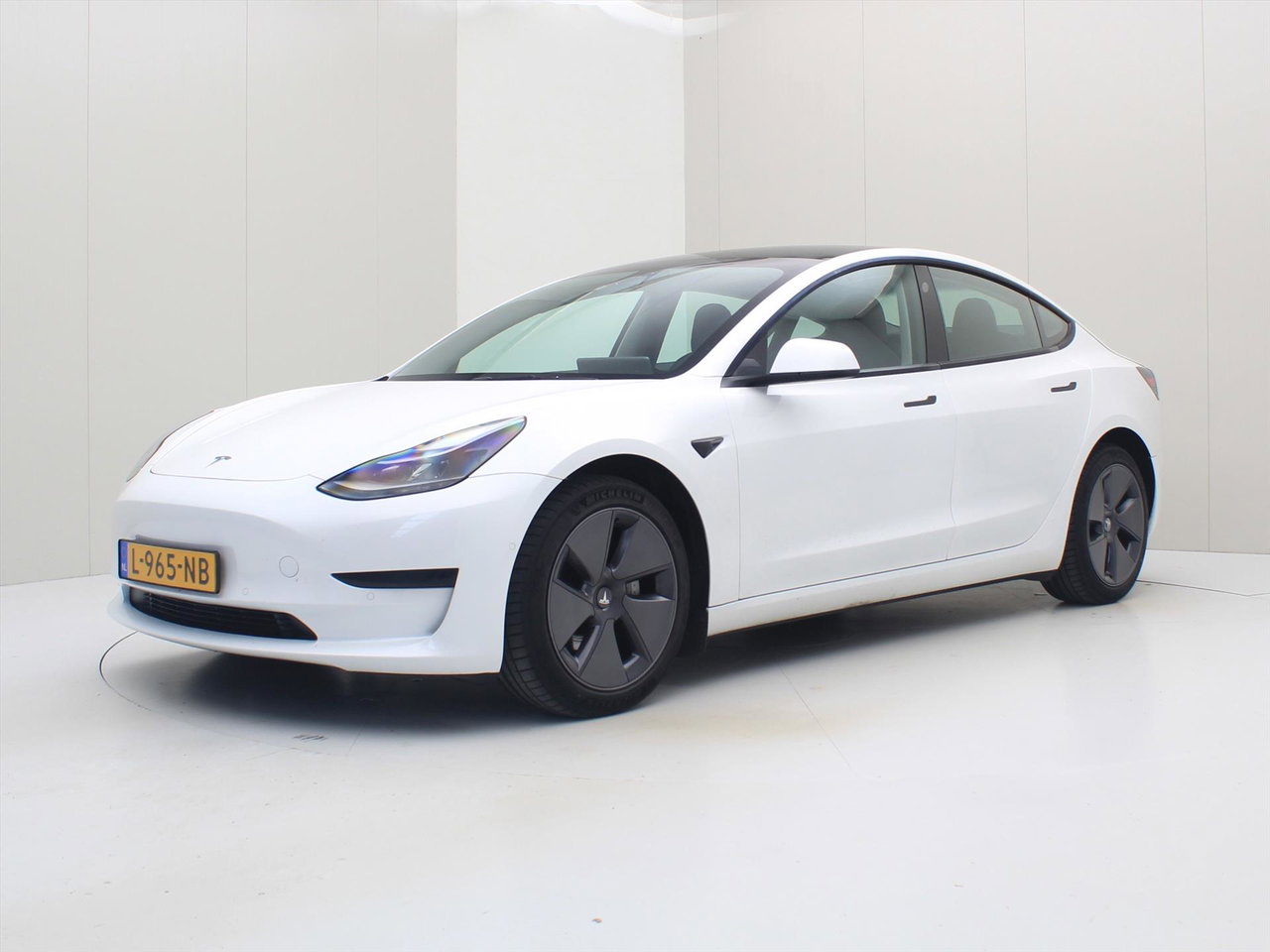 Tesla Model 3 Standard RWD Plus FACELIFT 90,3% SoH [ LFP-ACCU+WARMTEPOMP+AUTOPILOT+60 kWh+PREMIUM AUDIO ] 2