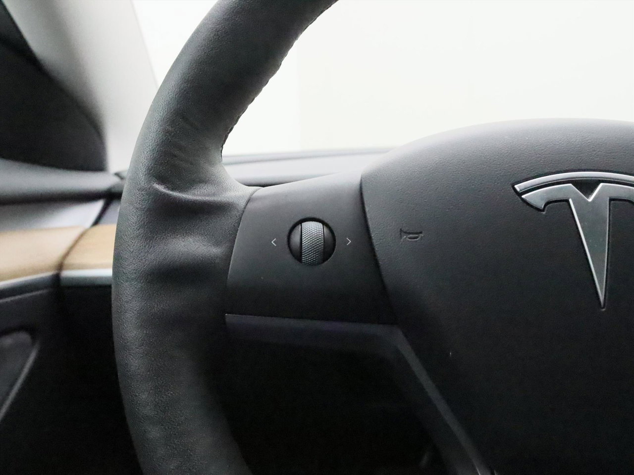 Tesla Model 3 Standard RWD Plus FACELIFT 90,3% SoH [ LFP-ACCU+WARMTEPOMP+AUTOPILOT+60 kWh+PREMIUM AUDIO ] 22