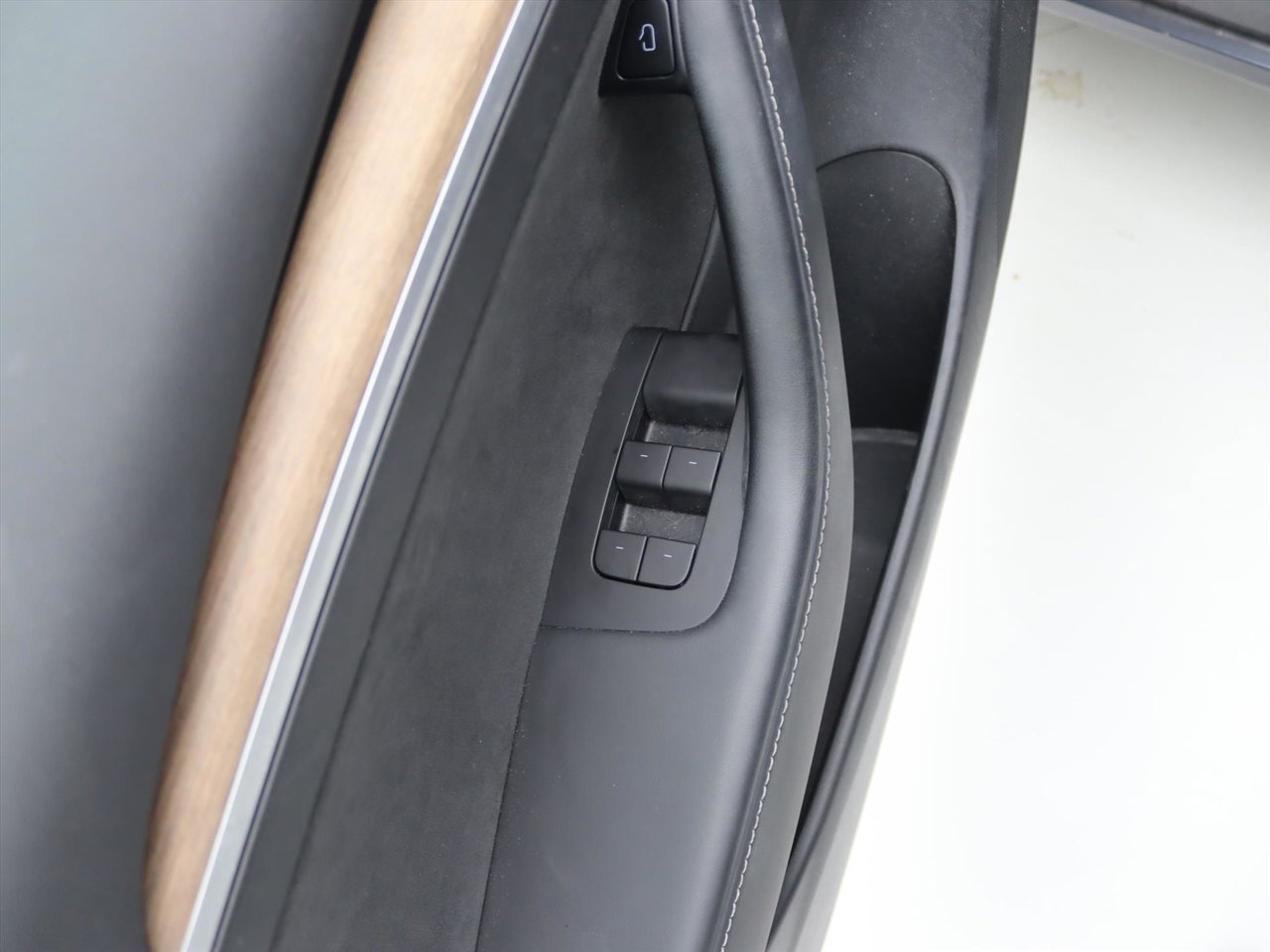 Tesla Model 3 Long-Range AWD 351pk 75 kWh FACELIFT 88.9% SoH [ WARMTEPOMP+AUTOPILOT+620KM WLTP ] 24