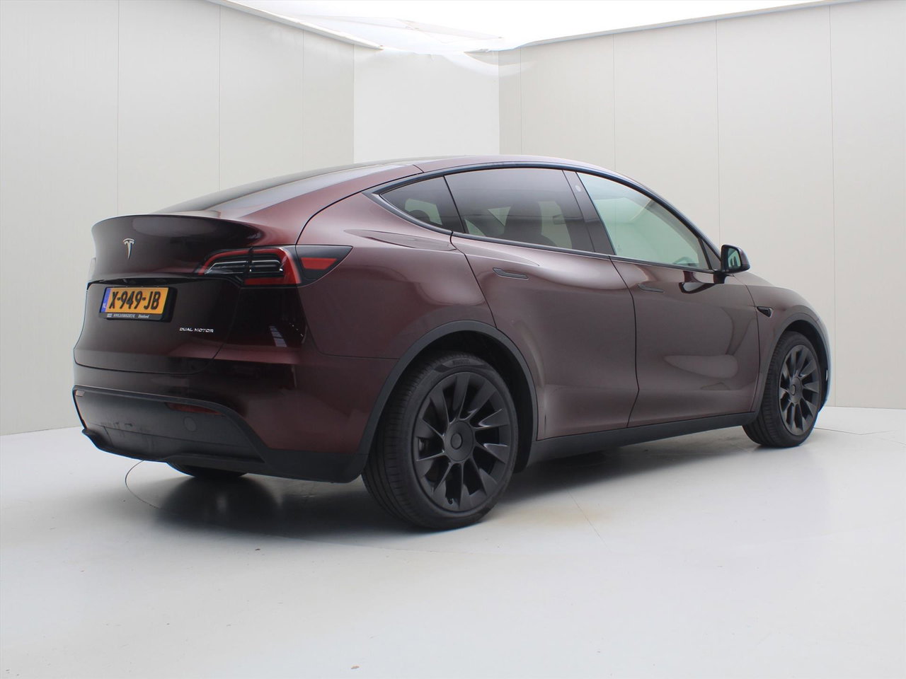 Tesla Model Y Long Range AWD 75kWh 351pk 90.5% SoH [CHERRY RED+FSD+WIT LEDER+ AMD RYZEN+AUTOPILOT+20 INCH ] 2