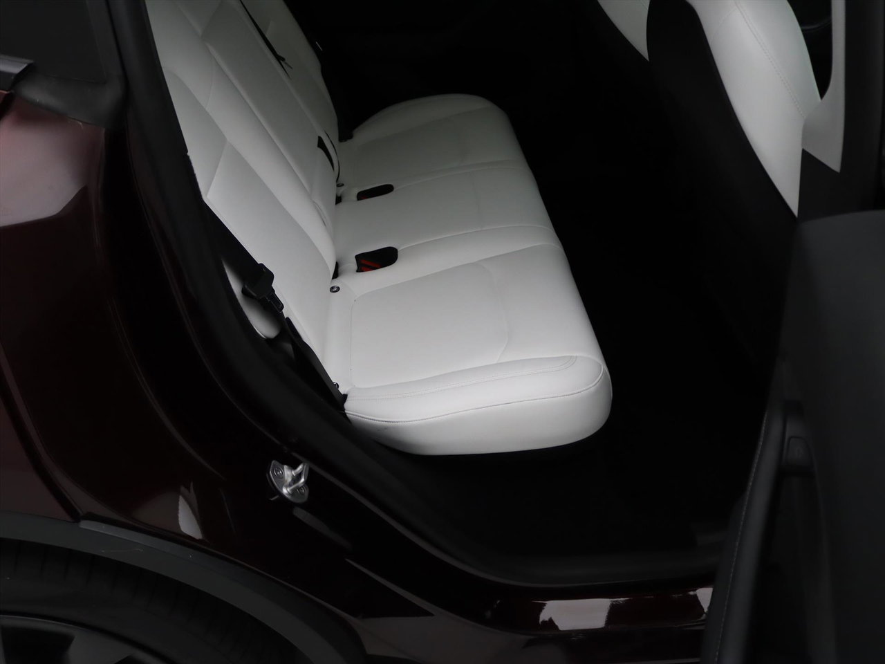 Tesla Model Y Long Range AWD 75kWh 351pk 90.5% SoH [CHERRY RED+FSD+WIT LEDER+ AMD RYZEN+AUTOPILOT+20 INCH ] 14