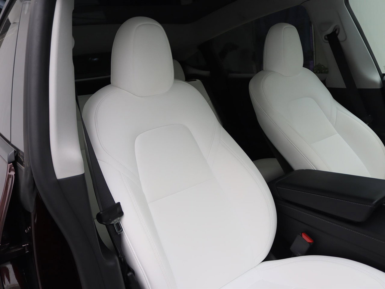 Tesla Model Y Long Range AWD 75kWh 351pk 90.5% SoH [CHERRY RED+FSD+WIT LEDER+ AMD RYZEN+AUTOPILOT+20 INCH ] 19