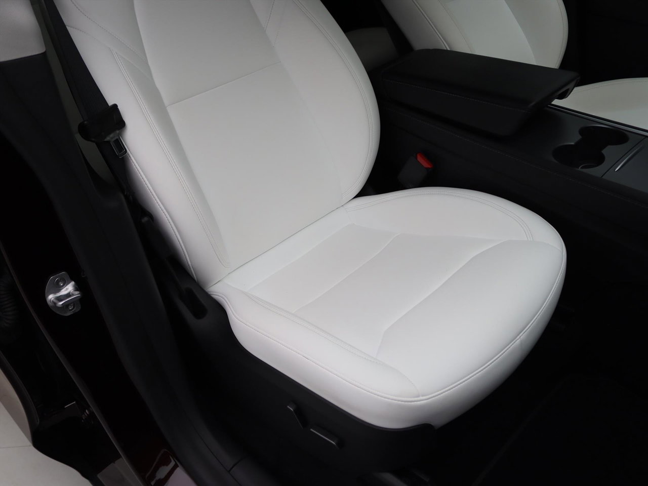 Tesla Model Y Long Range AWD 75kWh 351pk 90.5% SoH [CHERRY RED+FSD+WIT LEDER+ AMD RYZEN+AUTOPILOT+20 INCH ] 18