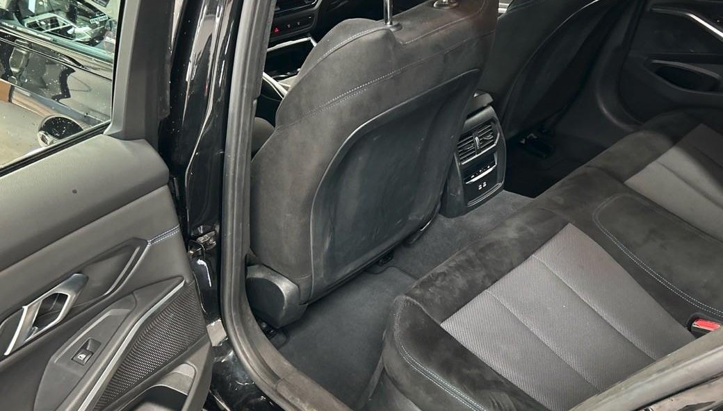 BMW 3 330 i xDrive M Sport 10