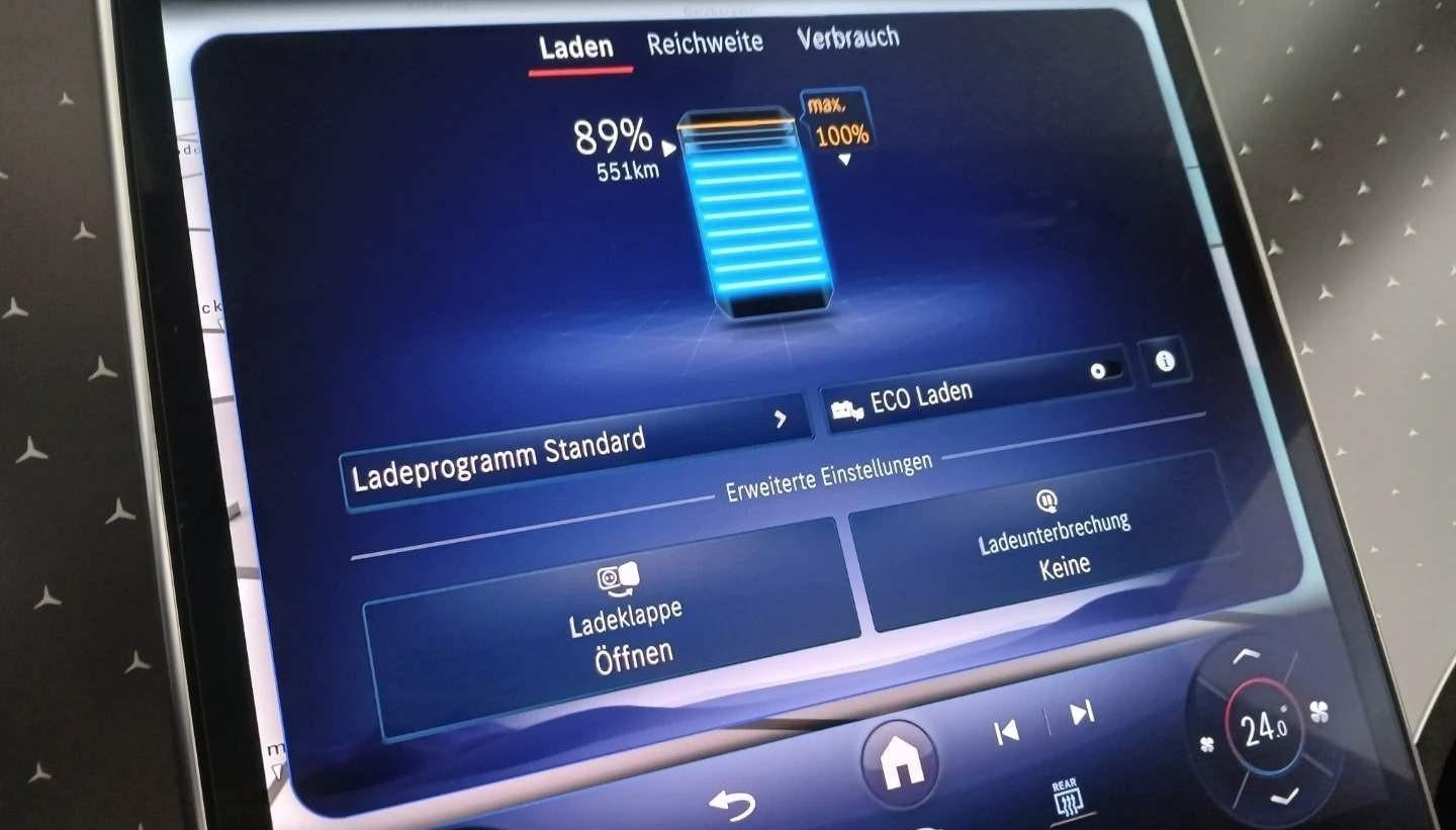 Mercedes-Benz EQS AMG Line 12