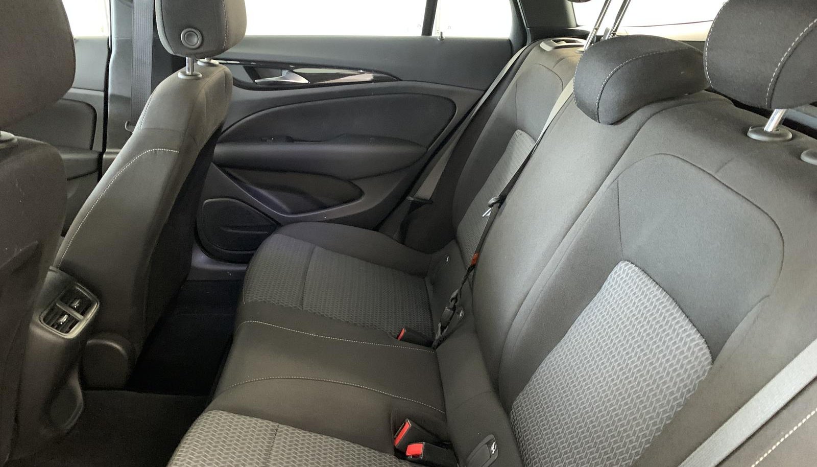 Opel Insignia Business 7